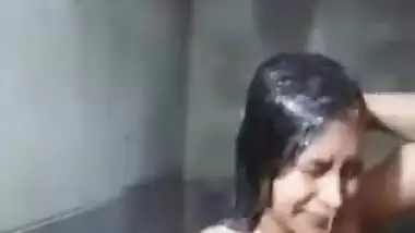 After party Desi whore comes home and goes to the impromptu shower
