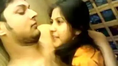 Amoral Indian cutie shows off XXX charms making man penetrate her