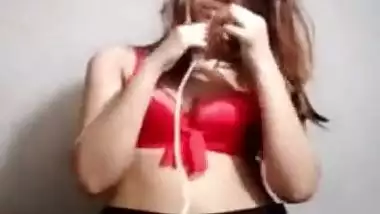 Half-naked XXX Desi babe takes skirt down and masturbate for sex viewer