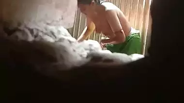 Village babhi bathing caught by voyeur viral MMS