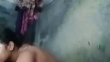 Village girl pissing and bathing unseen desi xxx