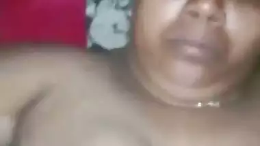 Busty milf enjoys an Indian black dick in Tamil sex video