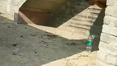 45 yo Desi aunty in sexy body blows dick and fucks outdoors