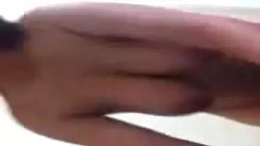 Indian sex video of booby lady shaking her big boobs