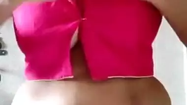 Indian girl has amazing hooters that are simply made for porn