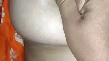 Village wife big melons pressing and pussy fucking