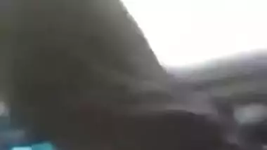 Lustful Desi bitch has oral XXX sex in car with man making MMS video