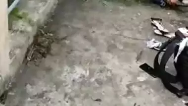 XXX voyeur finds Desi lovers fucking in the fresh air in MMS video