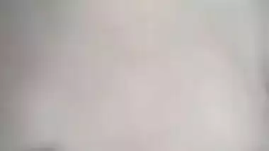 Desi Boudi with black hair does XXX porn of herself fingering her pussy