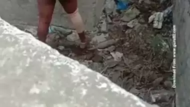 Caught lewd aunt for quick masturbating outdoor, scandal desi XXX mms
