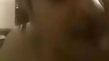 Desi XXX babe makes MMS video for ex-lover who wants to see her boobs