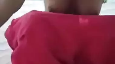 Desi girl's boobes and pussy in MMS video of private XXX show