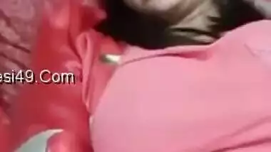 Exclusive- Desi Look Sexy Nri Girl Showing Her Wet Pussy