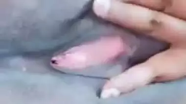 Perky Indian girl isn't shy about showing sexy XXX parts on camera